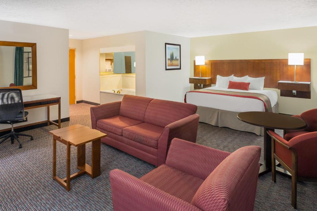 Ramada By Wyndham Cedar City Photo 2