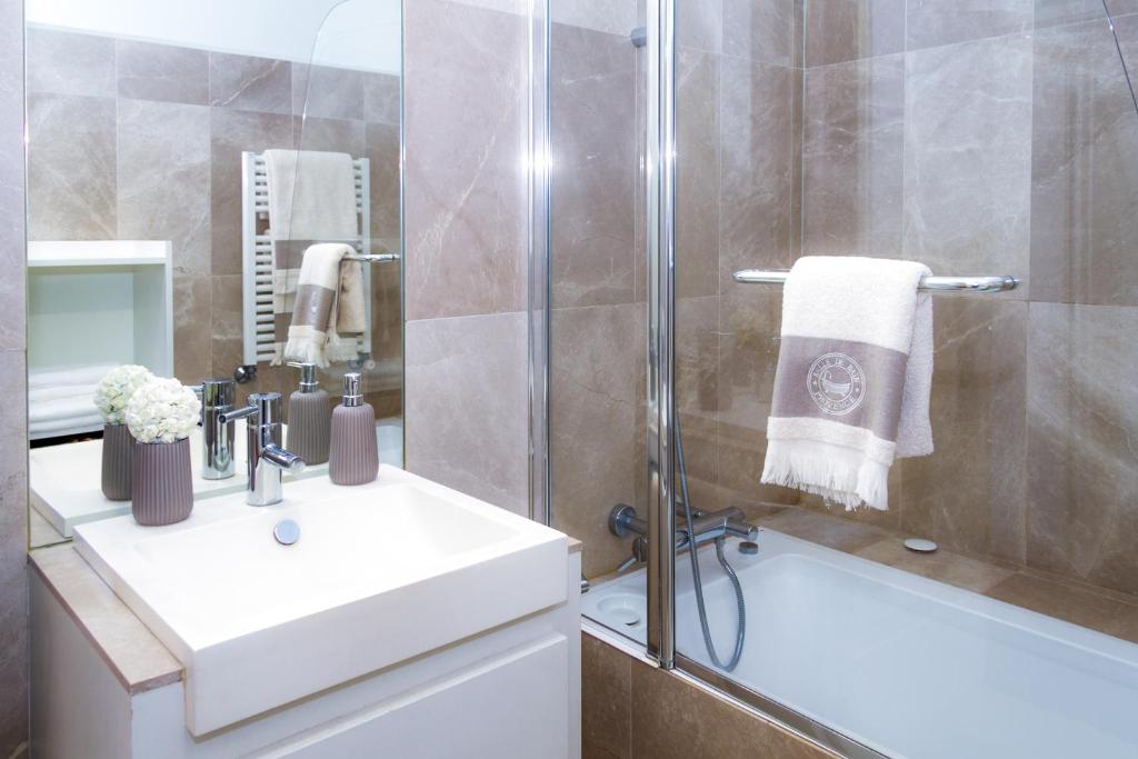 Liiiving in Porto | Ribeira Boutique Apartment photo