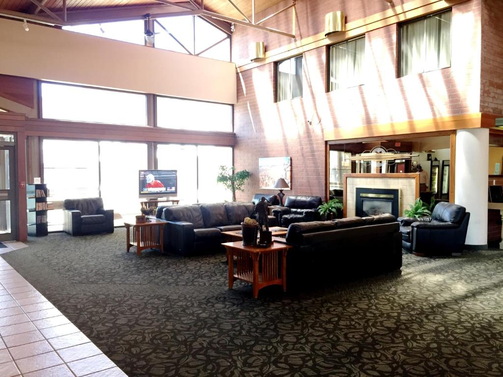Ramada By Wyndham Cedar City Photo 10