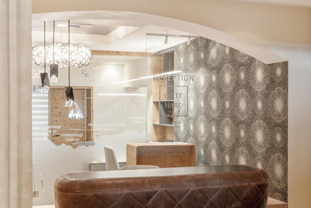 Hotel Gotthard-Zeit photo