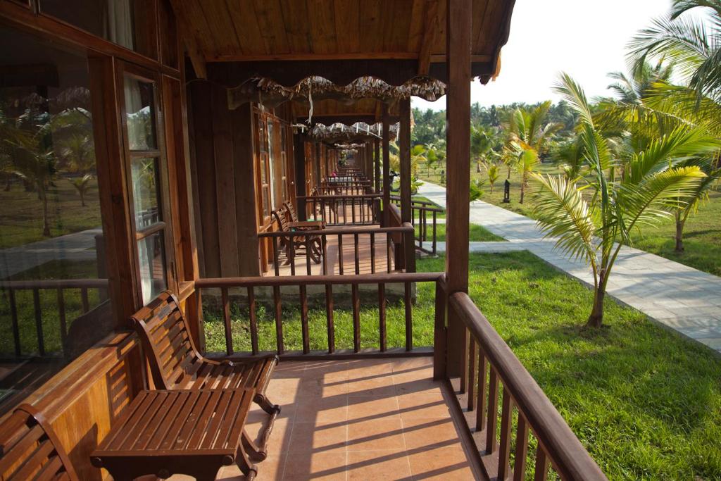 Symphony Palms Beach Resort - Havelock Island and Spa