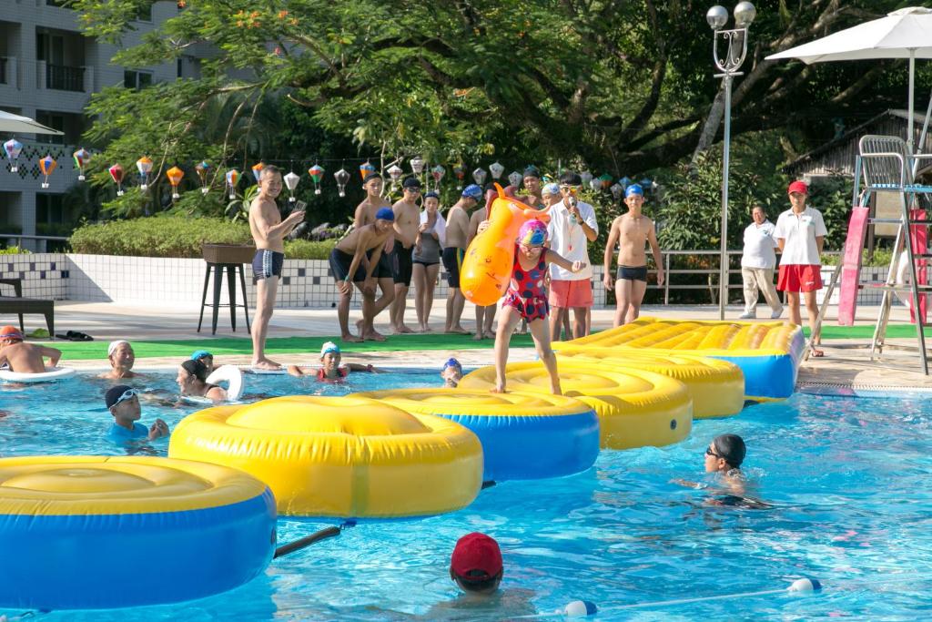 Swimming pool