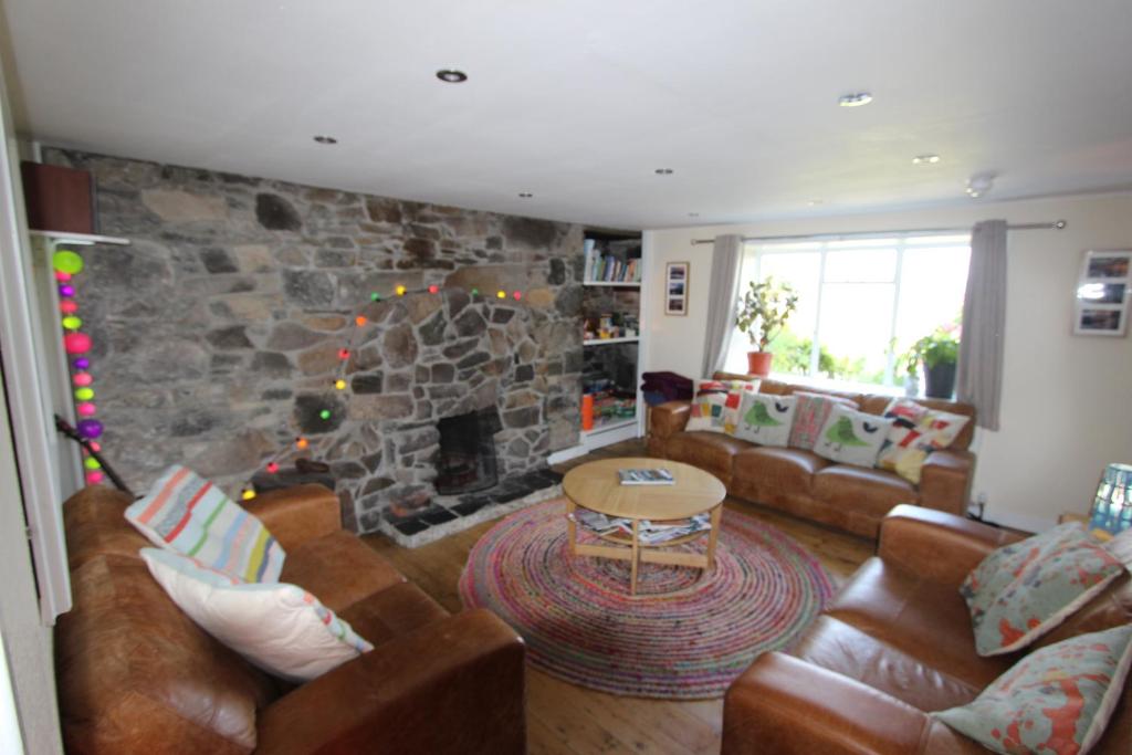 Shared lounge/TV area