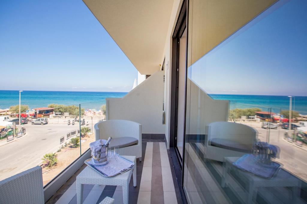 Victoria Palace Cefalù — Hotel rooms in Cefalù, Sicily
