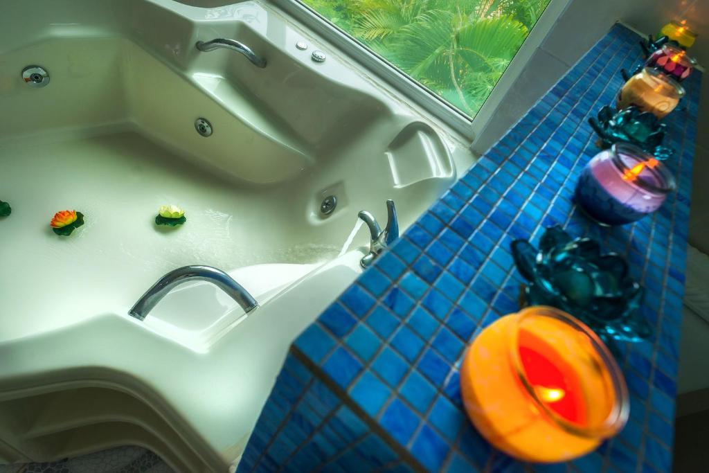 Hot tub