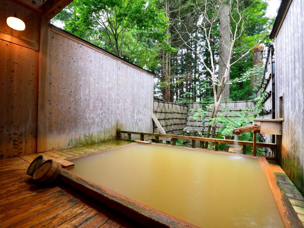 Hot spring bath