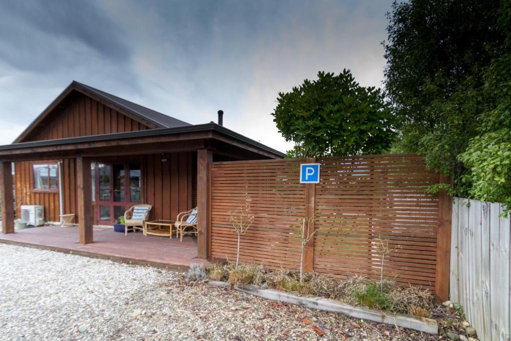 Cosy Contemporary Hideaway