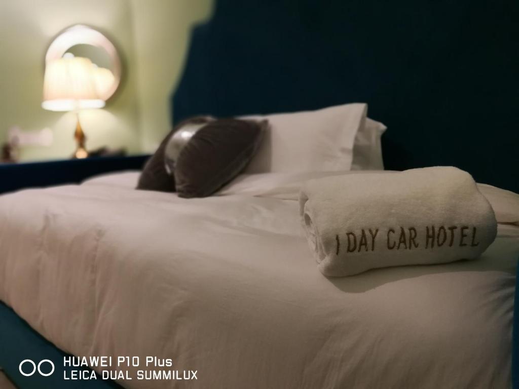 1 Day Car Hotel photo
