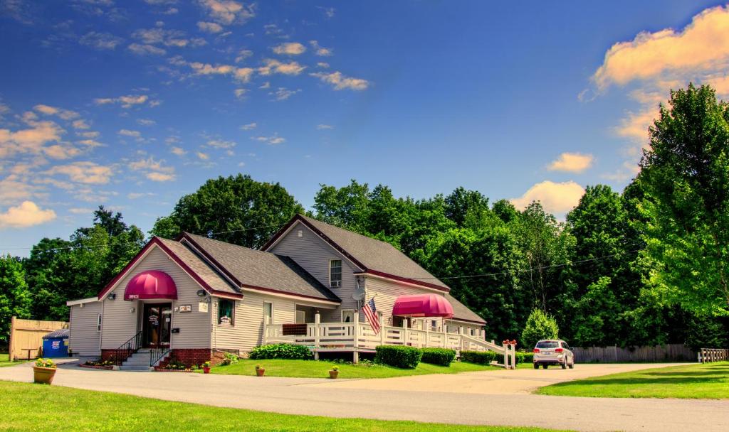 The Autumn Inn photo