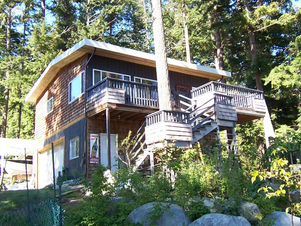 Malaspina Strait Cottage — Hotel in Powell River (BC)