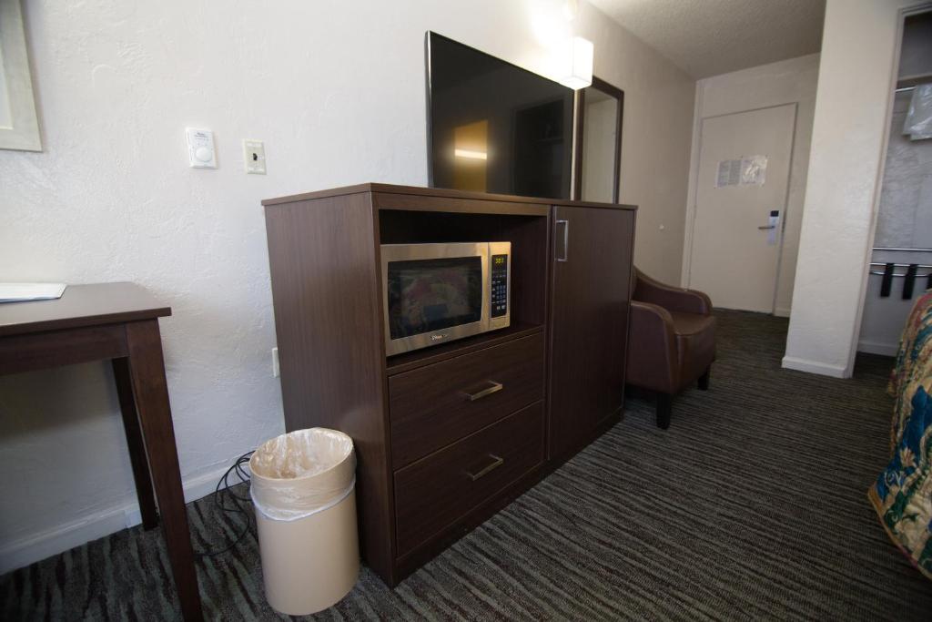 Eastside Lodge Photo 10