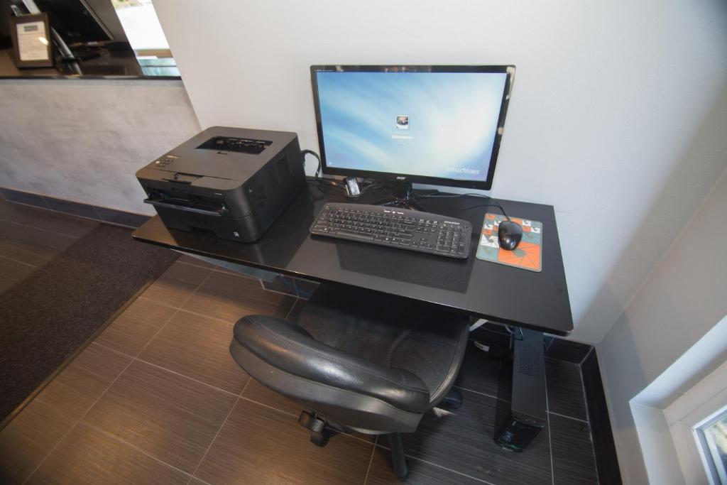 Eastside Lodge Photo 36