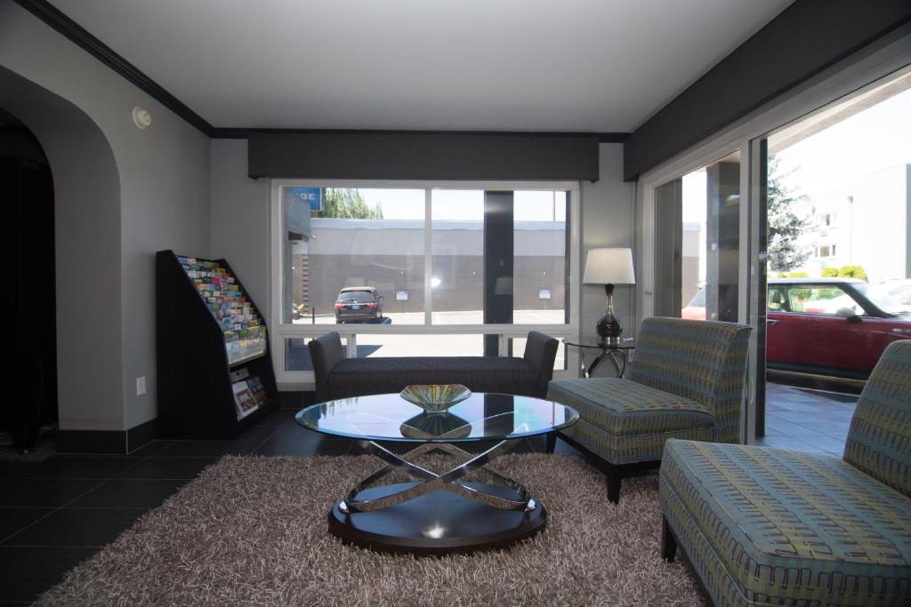 Eastside Lodge Photo 43