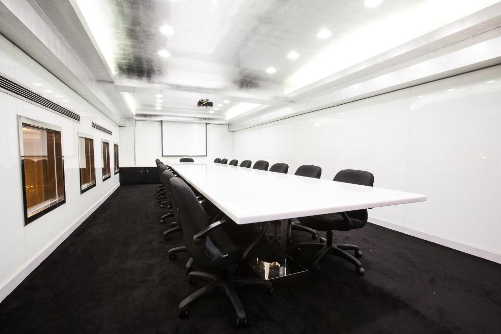 会議室 / ダンスホール