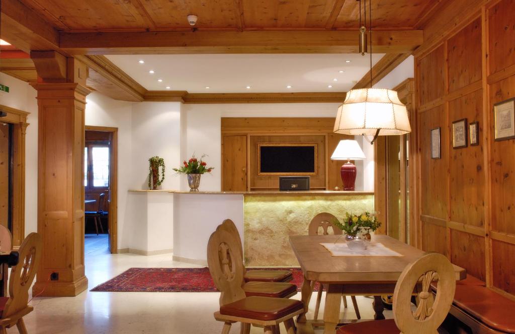 Hotel Zum Pinzger photo
