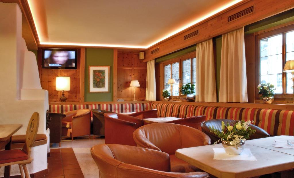 Hotel Zum Pinzger photo