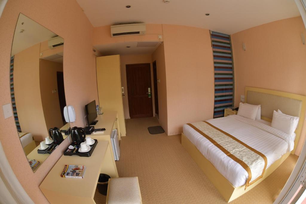 グランドレイズ リージェンシー ホテル (Grindlays Regency Hotel)