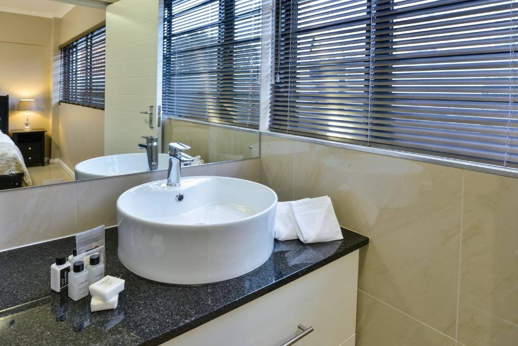 Impolo Apartments photo