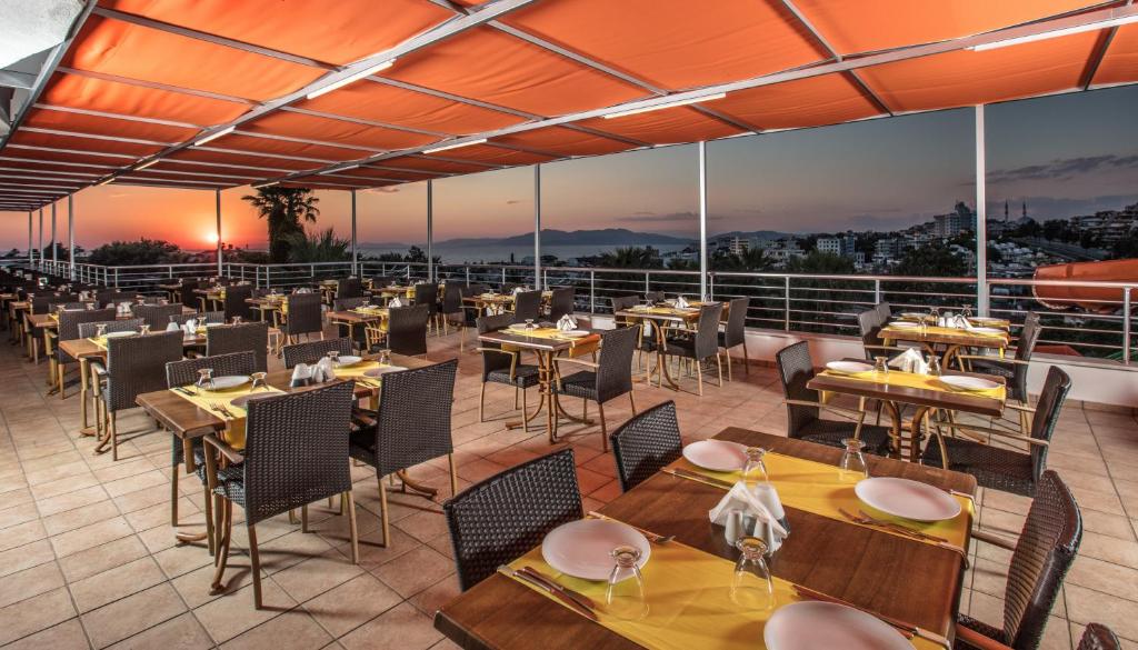 Palmin Hotel — Restauracje i bary in Kusadasi, Aydin
