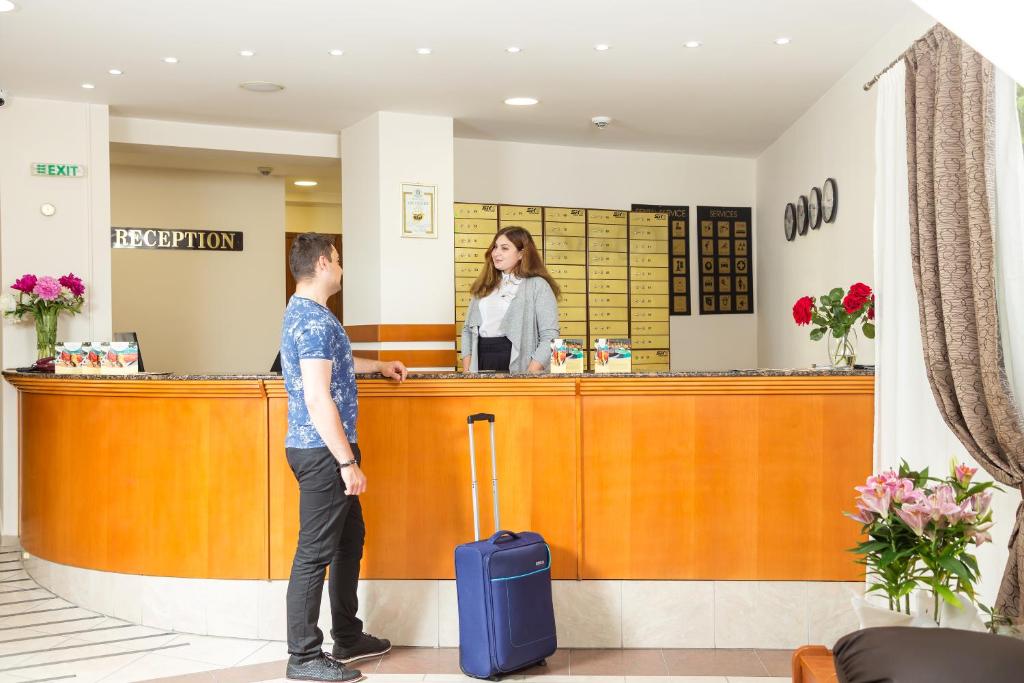 Ljuljak Hotel — Hotel building in Golden Sands, Varna Region