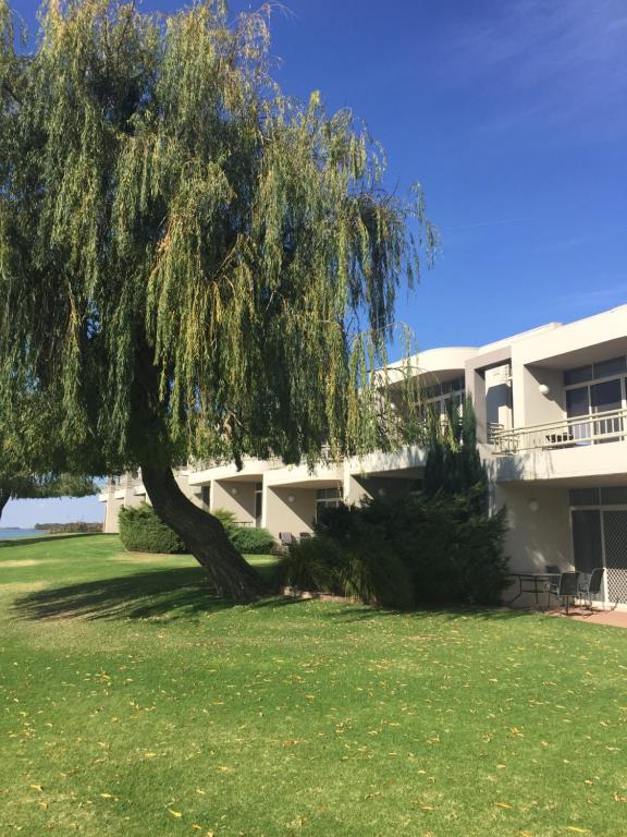 Waterside Holiday Rentals Unit 31 — Hotel in Mulwala