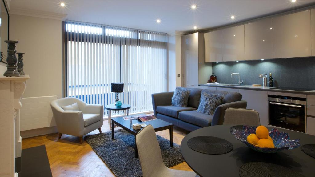 Barons Court Queens Club by Viridian Apartments — Hotel in London