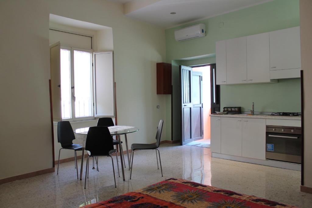 AnVi Apartment — Hotel in Pollena Trocchia