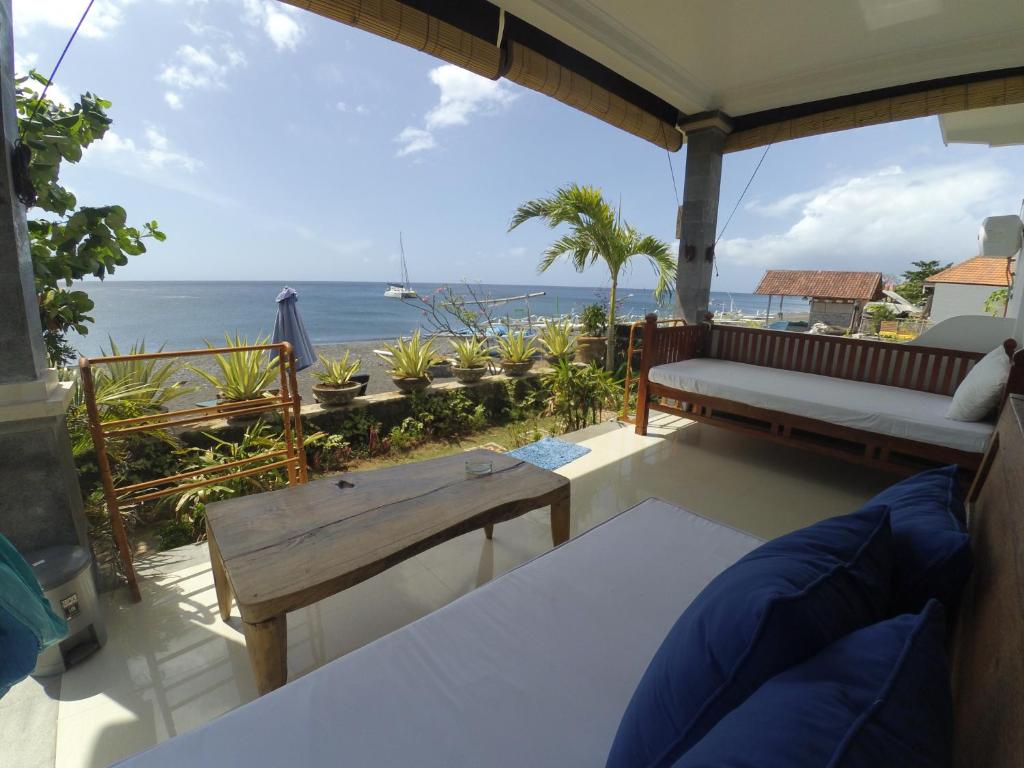 The BBQ Guest House — Hotel in Bali