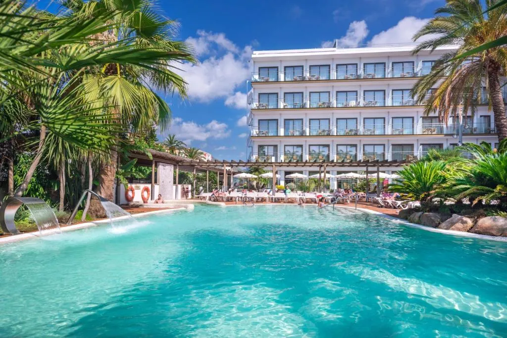 Sumus Hotel Stella and Spa 4S Adults Recommended，位于皮内达德马尔的酒店
