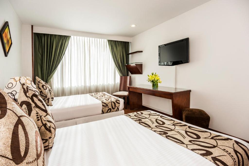 Hotel Platinum Suite photo