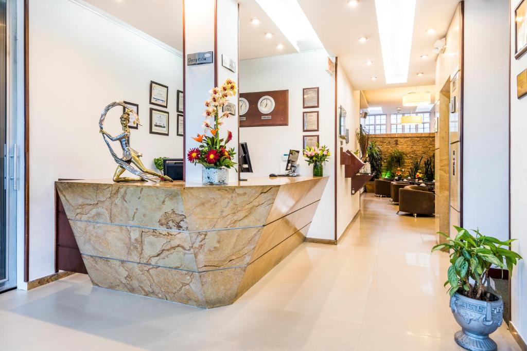 Hotel Platinum Suite photo