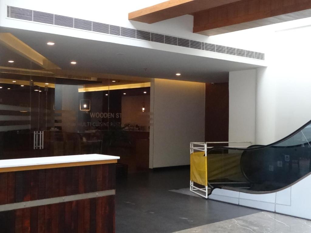Woodies Bleisure Hotel photo