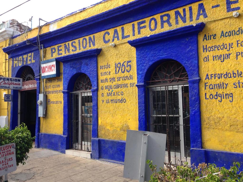 Entrance, Pension California in La Paz