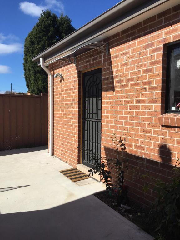 Grannyflat, Bankstown