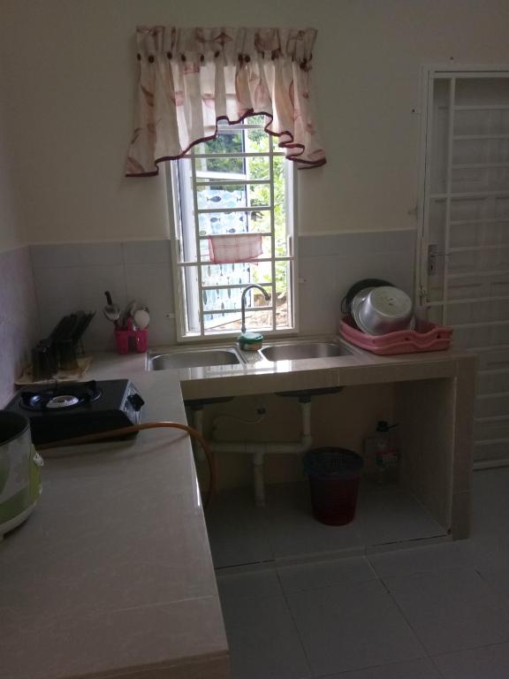 Kitchen, Homestay AZMI ZITA in Kuala Terengganu