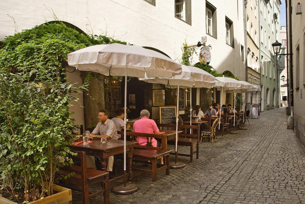 Restaurant Dicker Mann Hotel zum Blauen Krebs photo