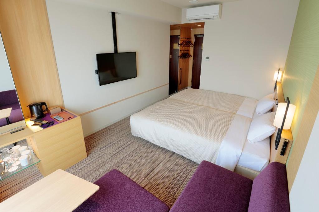 Hotel Room 4