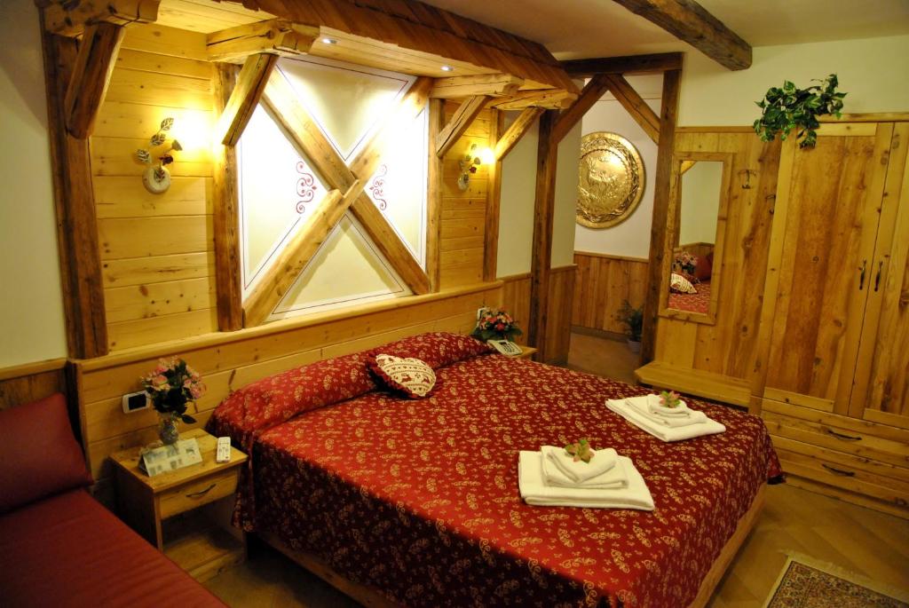 Hotel San Lorenzo — Hotel in San Lorenzo in Banale