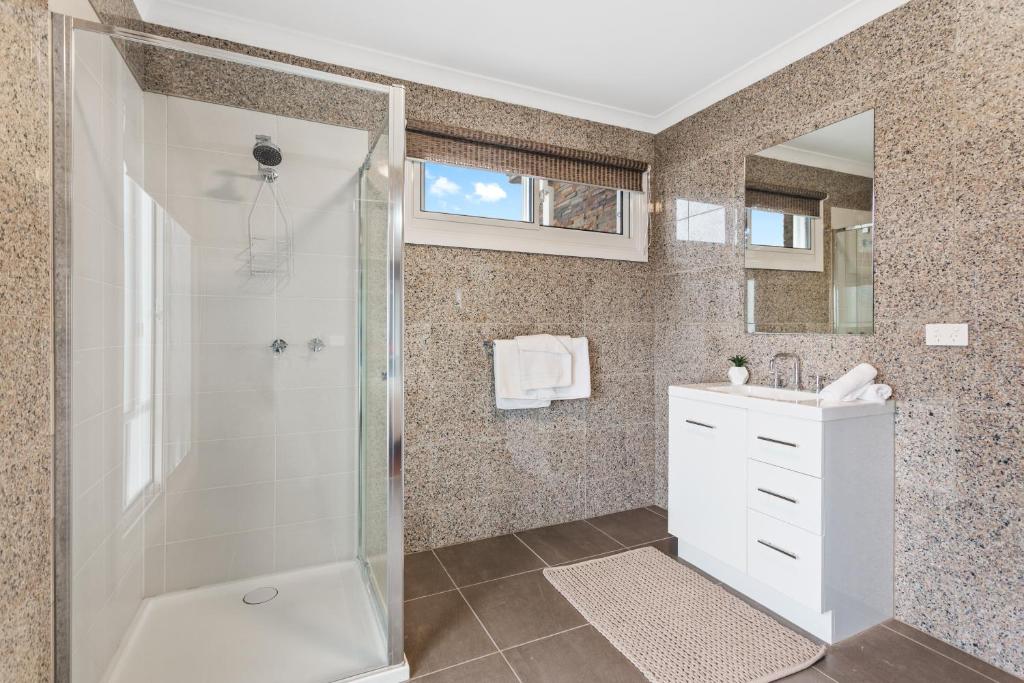 Serviced Houses - Bulla Hill photo