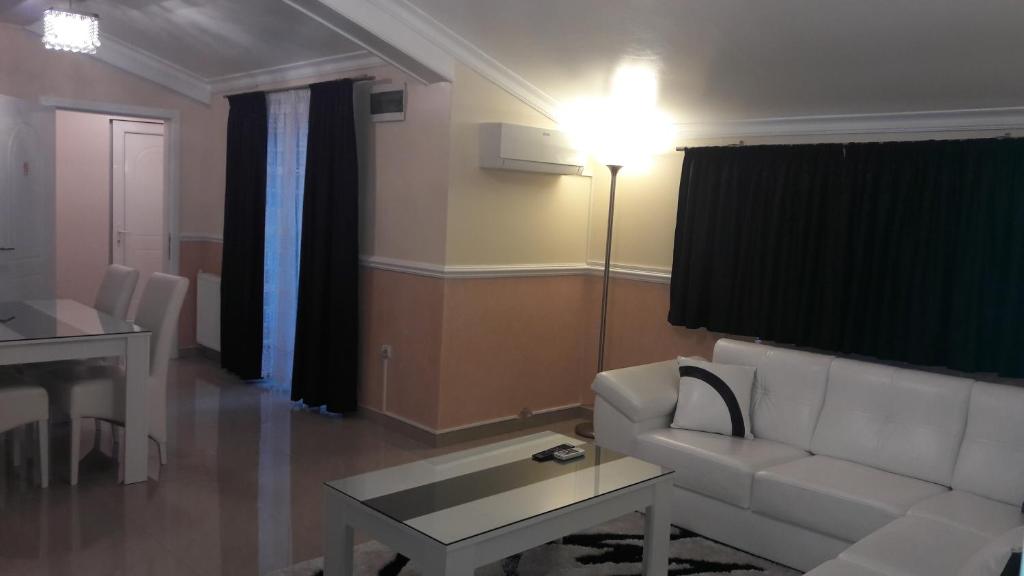 Apartments Royal Menex photo