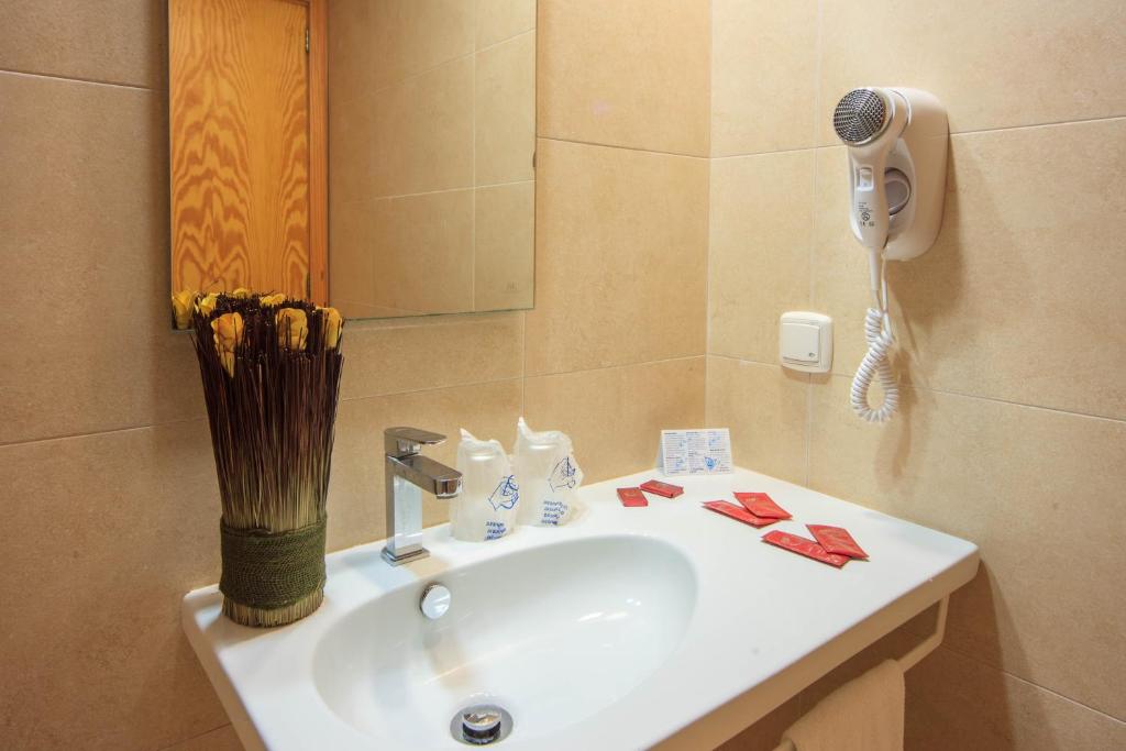Maracaibo Aparthotel — Hotel rooms in Can Picafort, Balearic Islands