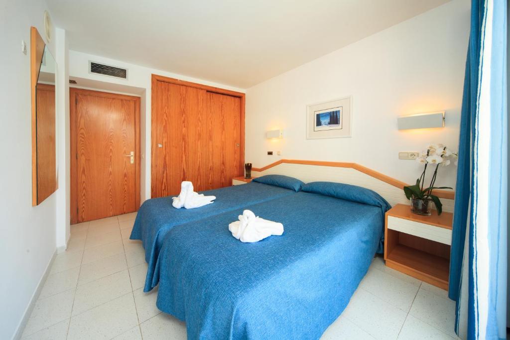 Maracaibo Aparthotel — Hotel rooms in Can Picafort, Balearic Islands