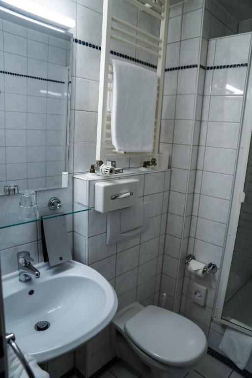Hotel Niederrader Hof photo