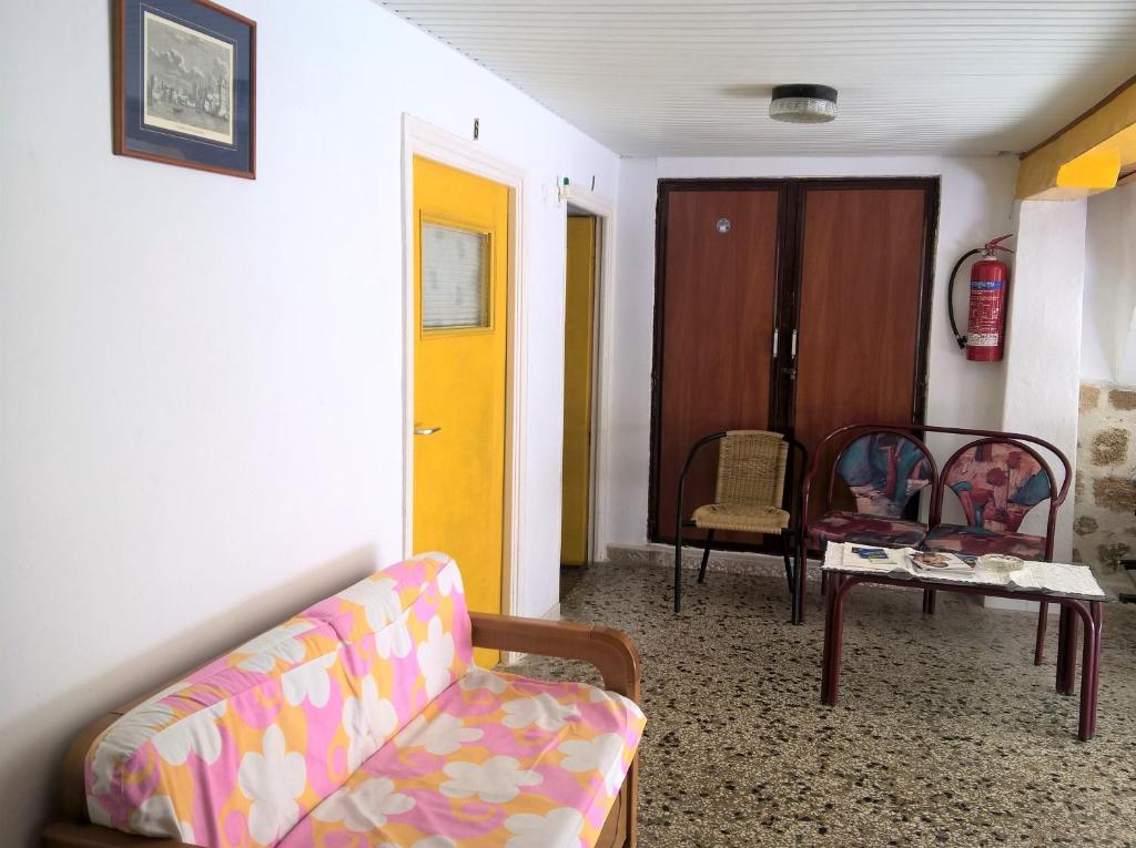 Standard Double Room with Shared Bathroom