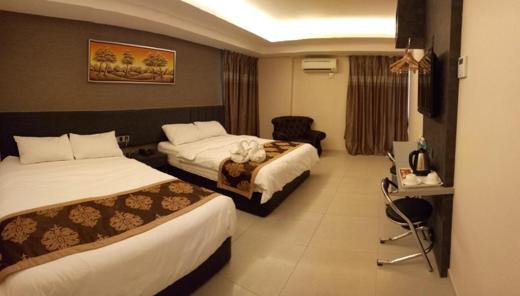 Golden Leaves Hotel photo