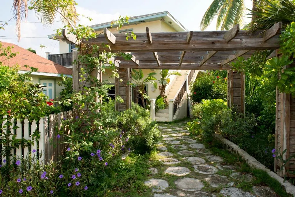 The Sugar Apple Lodging, Hotel in Harbour Island