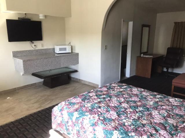 Galleria Inn Montclair/Ontario photo