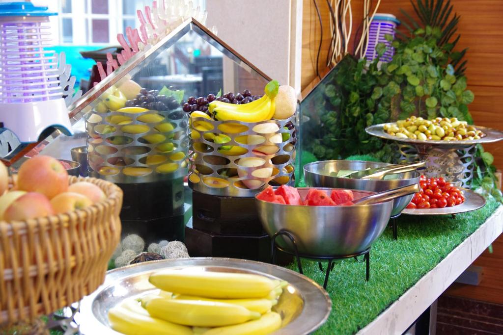 Hotel Dining