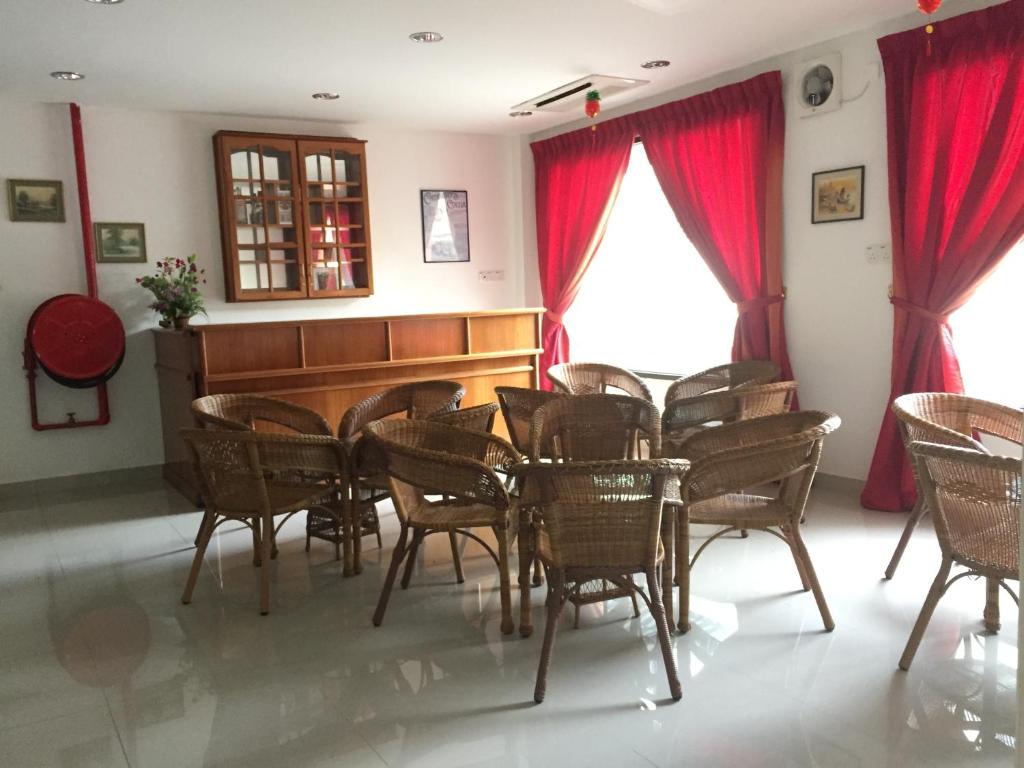 Bar/lounge, Raja Inn in Miri