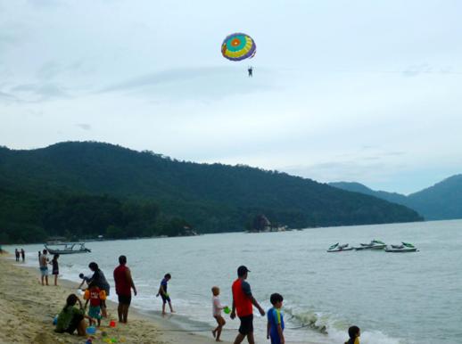 Pinang Beach Apartment @ Bayu Emas photo